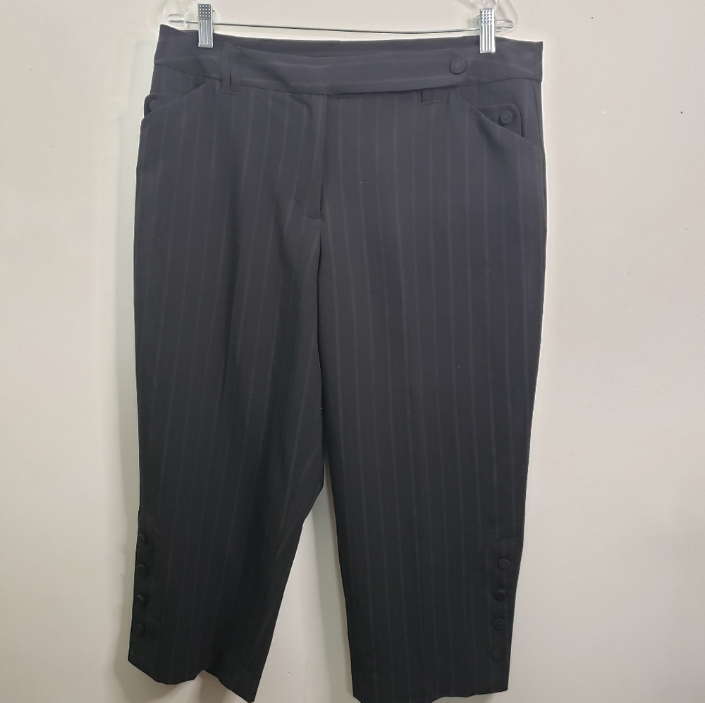 Penningtons Stripped Coupe Rom Fit Capris Size 14